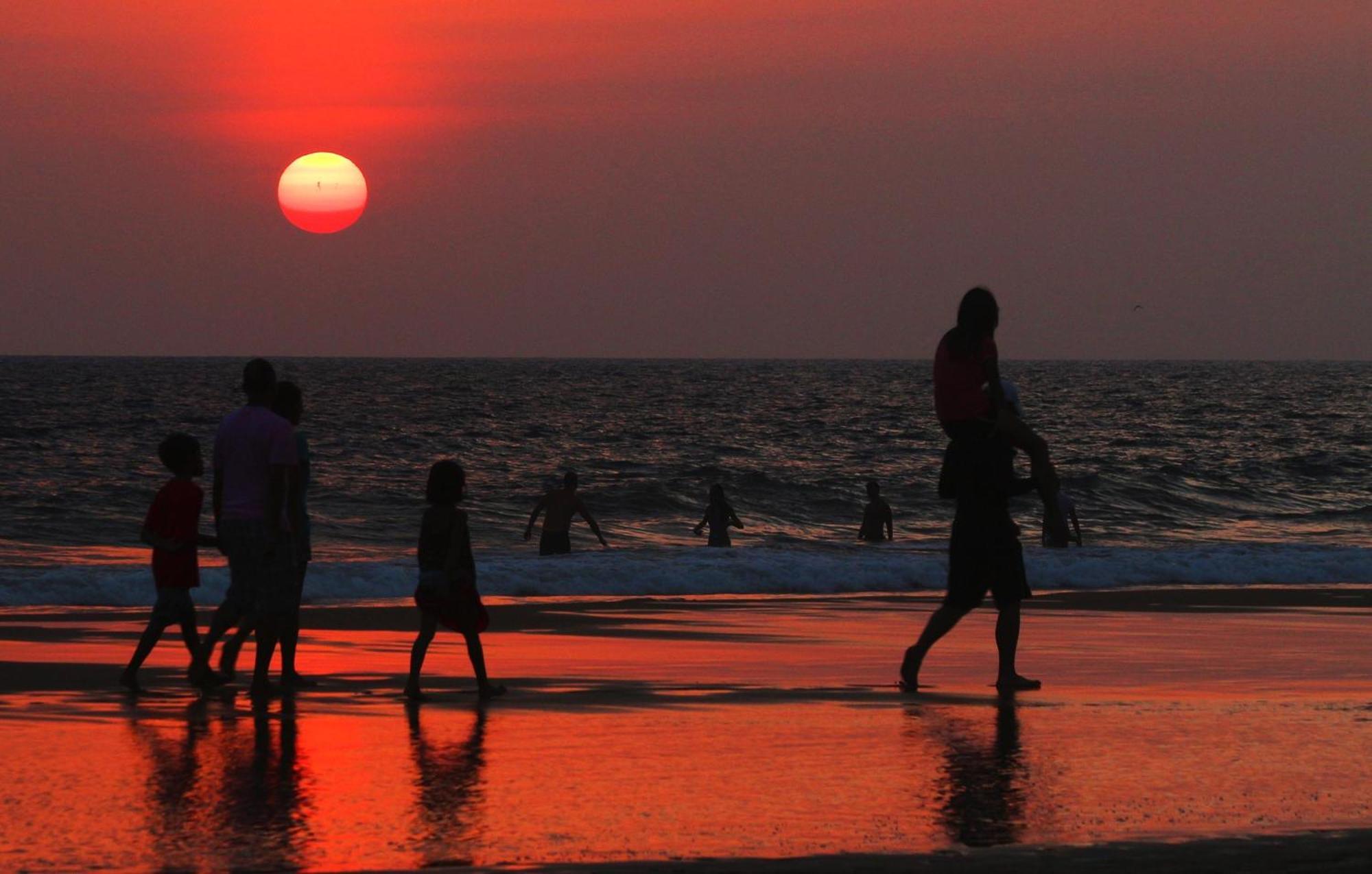 Neela's Beach Inn Hikkaduwa Buitenkant foto