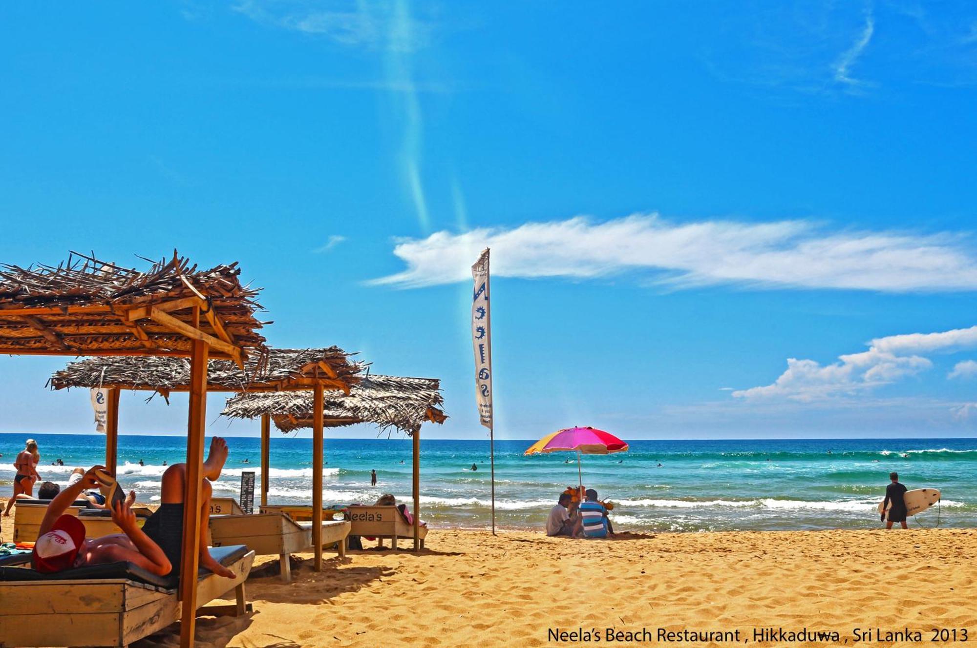 Neela's Beach Inn Hikkaduwa Buitenkant foto