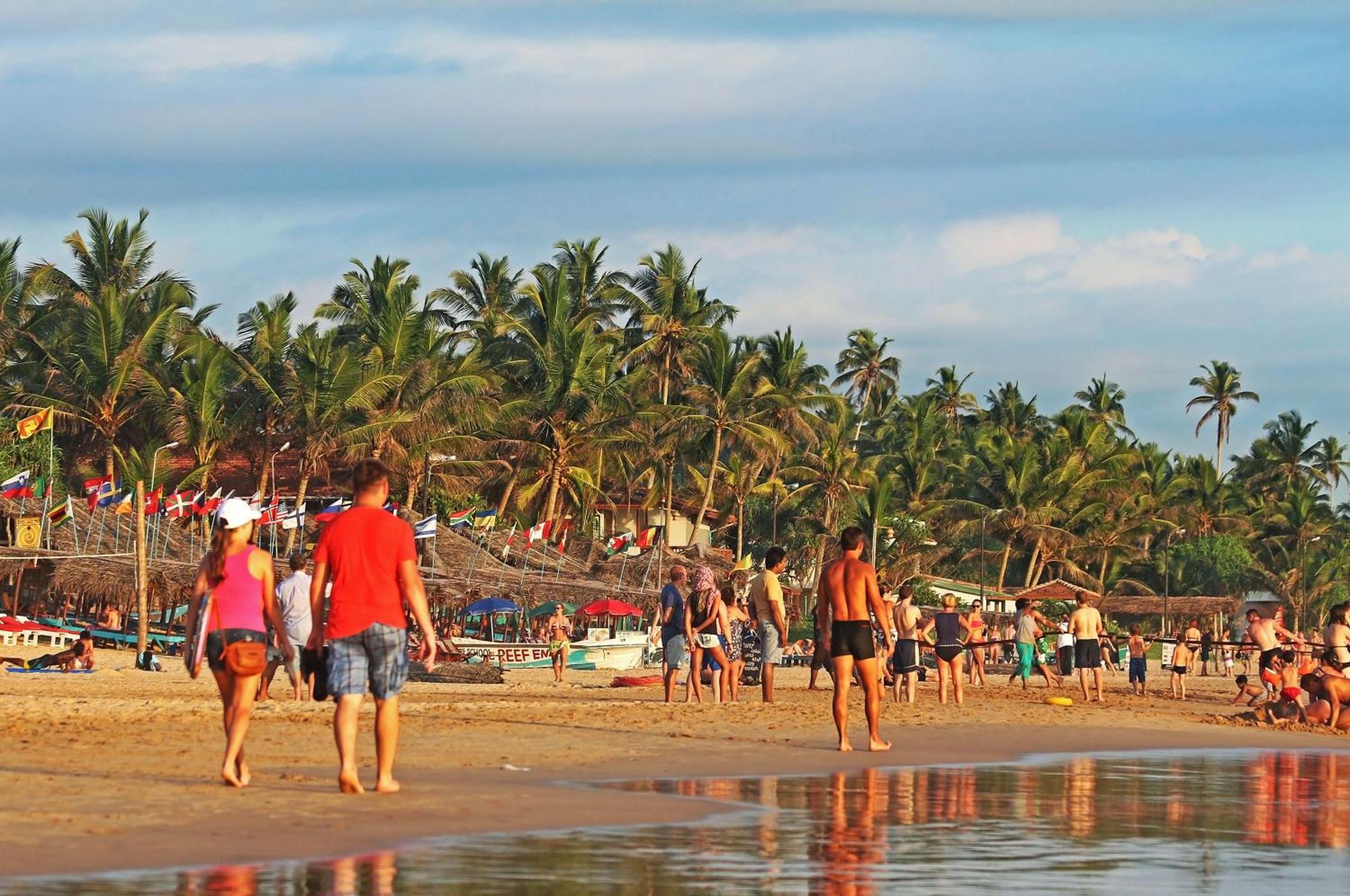 Neela's Beach Inn Hikkaduwa Buitenkant foto