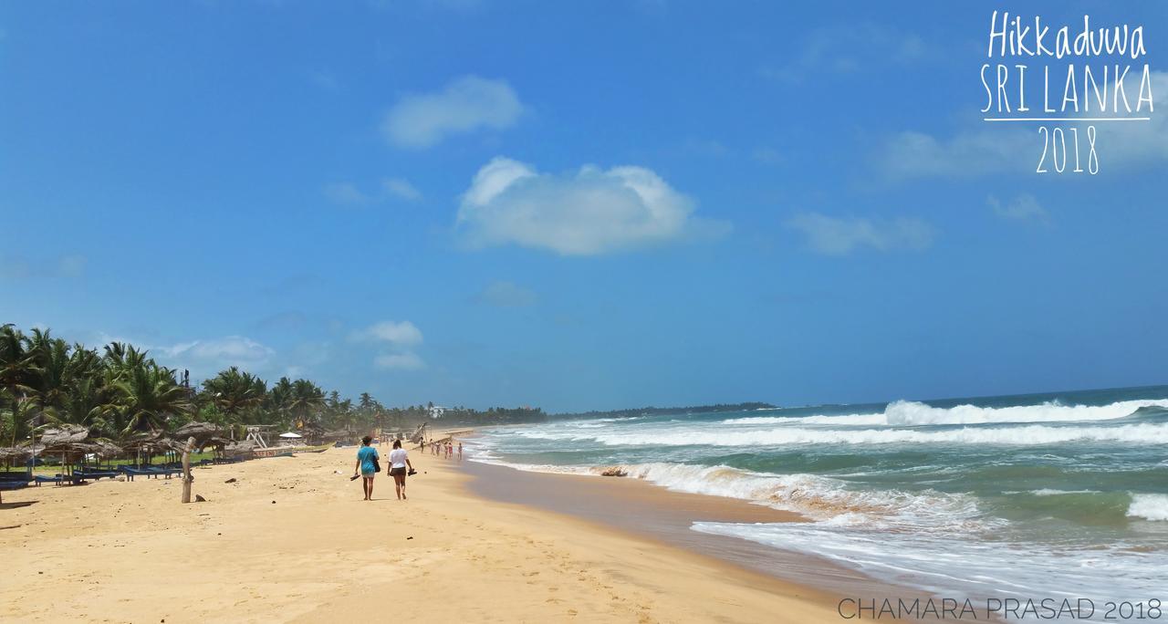 Neela's Beach Inn Hikkaduwa Buitenkant foto